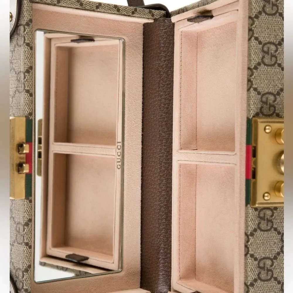 Gucci Supreme Vanity Bag - Picture 3 of 3